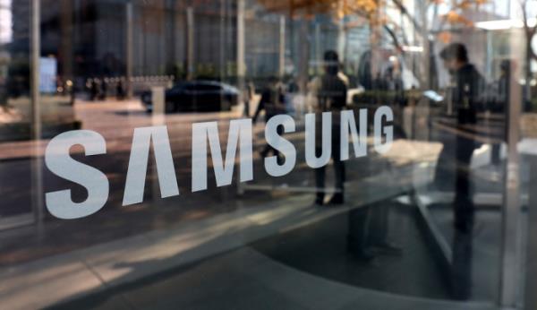 Samsung　is　also　mulling　moves　to　cut　chip　production　to　counter　falling　prices